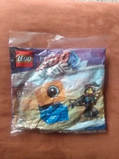 LEGO The LEGO Movie 30527 Lucy vs. Alien Invader (Sealed)