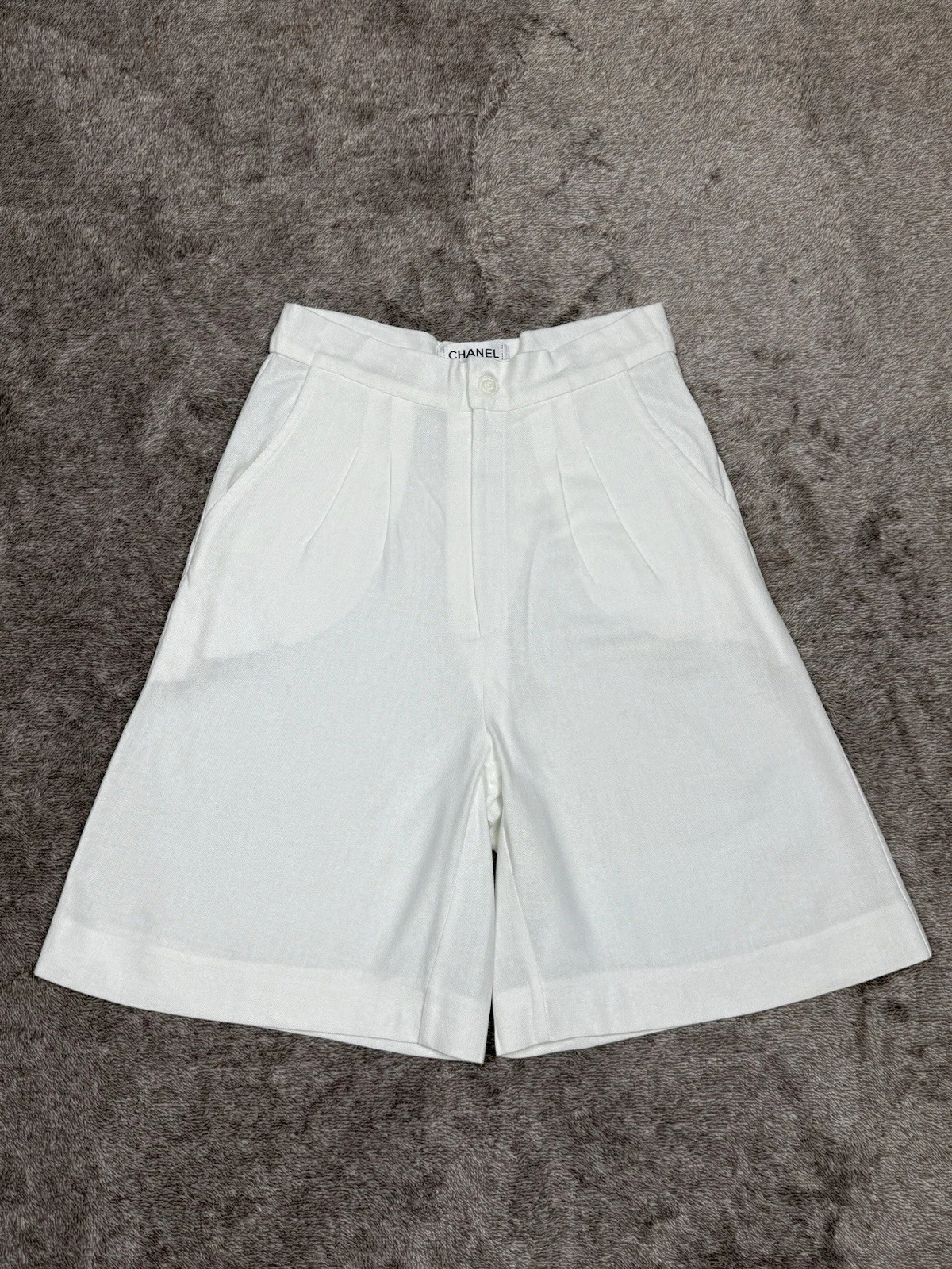 Chanel Off White Linen Textured Pleat Pocket Shorts Size 34