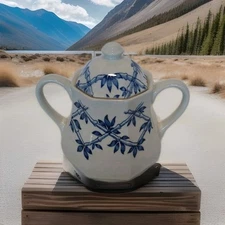 Royal Staffordshire Trellis Sugar Bowl J & G Meakin Ironstone England