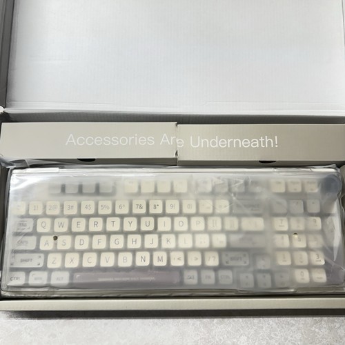EPOMAKER RT100 97 Keys Gasket BT5.0/2.4G/USB-C Mechanical Keyboard - Picture 3 of 13