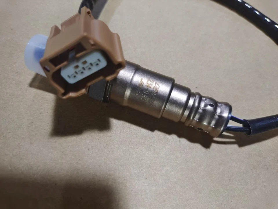 OEM DENSO 2349135 Fuel To Air Ratio Sensor For Nissan Armada 370Z Infiniti EX35 Foto 4 de 4