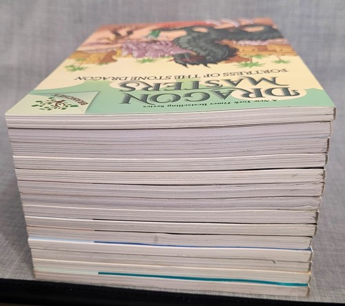 Lot of 14 DRAGON MASTERS Paperback Kids Books 1 2 3 4 5*7 8 9*11 12 13 14*16 17 - Imagen 2 de 19