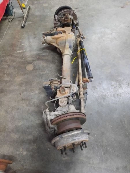 2011–2012 Ford F-350 Super Duty Front Axle Assembly 3.73 Ratio OEM - Imagem 2 de 4