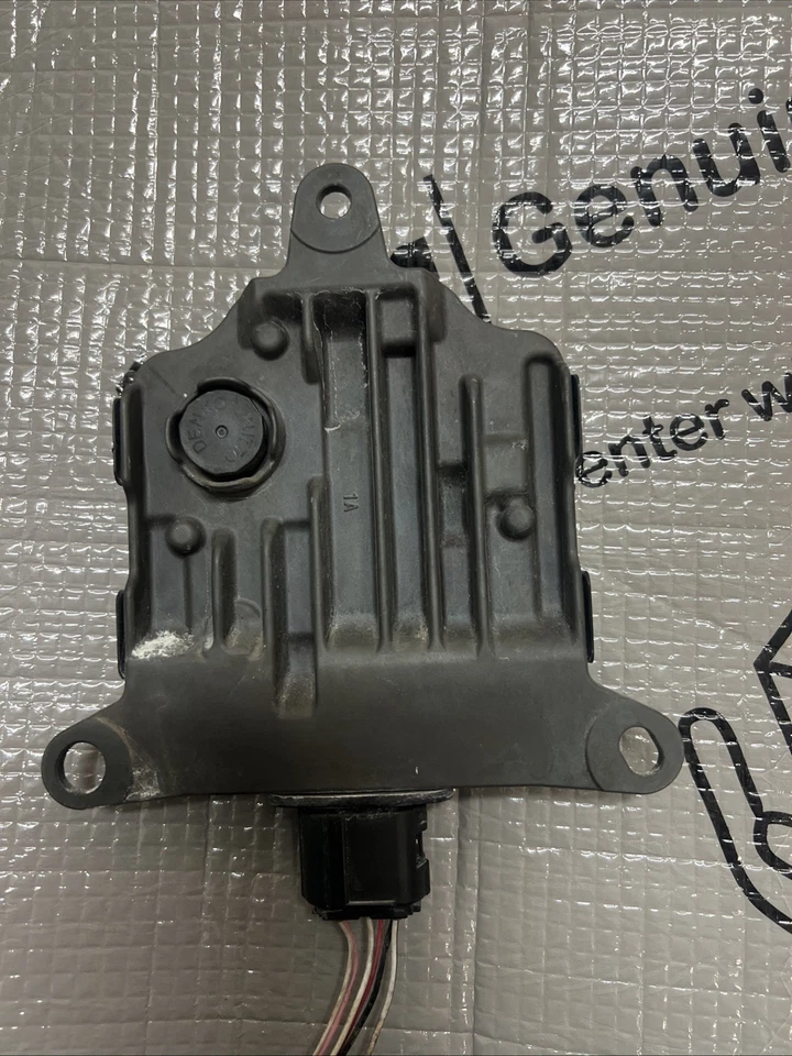 2018-2020 Toyota Camry Blind Spot Detection Radar Sensor Module OEM 88162-06050 - Image 3 of 3