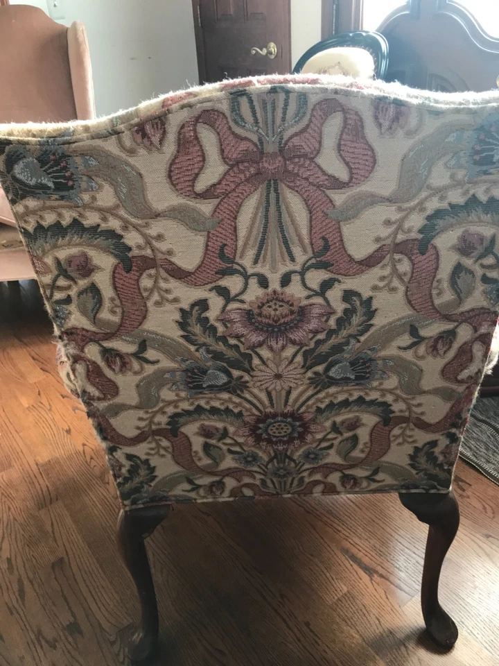  Silla Hickory Chair Co. Kittinger-Chippendale bola y garra caoba         Foto 3 de 4