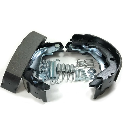 HANDBRAKE SHOES & FITTING KIT SPRINGS FIT HYUNDAI I20 MK1 MK2 08 DISC