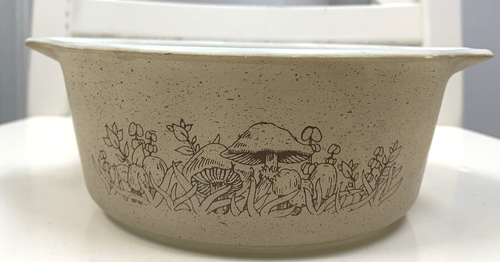 Vintage Mushroom Tan Pyrex 472-B 750ml Over Casserole Bowl Dish Forest ...