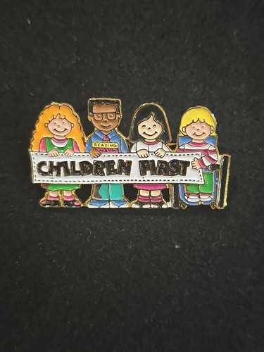 Children First Lapel Pin with Gift Box - Picture 3 of 3