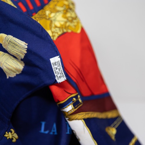 Hermes La Reale La Galere Seda Chifón Estampado Patrón Cuadrado Bufanda Mantón Azul Rojo - Imagen 5 de 6