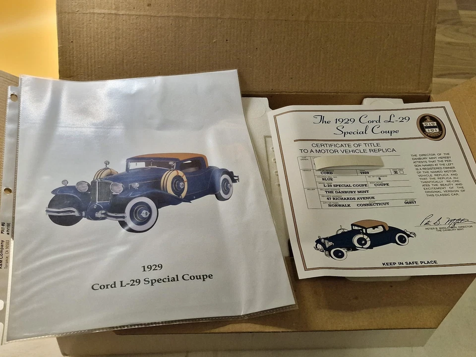 DANBURY MINT DIECAST 1:16 1929 CORD L-29 SPECIAL COUPE with Wood Stand - Image 4 of 4
