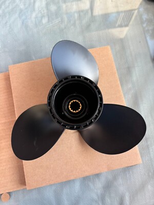 Boost Performance & Thrust for Your Suzuki Outboard! ⚓ Upgrade your boat's drive with this Propeller 11-1/2 × 13, a direct replacement for Suzuki 58100-94313-019 - Hélice pour hors-bord Suzuki