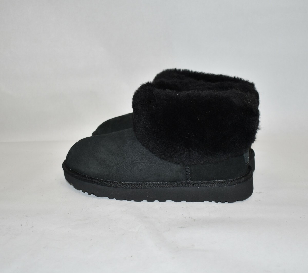UGG Classic Cuff Mini Boot shearling SUEDE BLACK 7 (SE24) | eBay