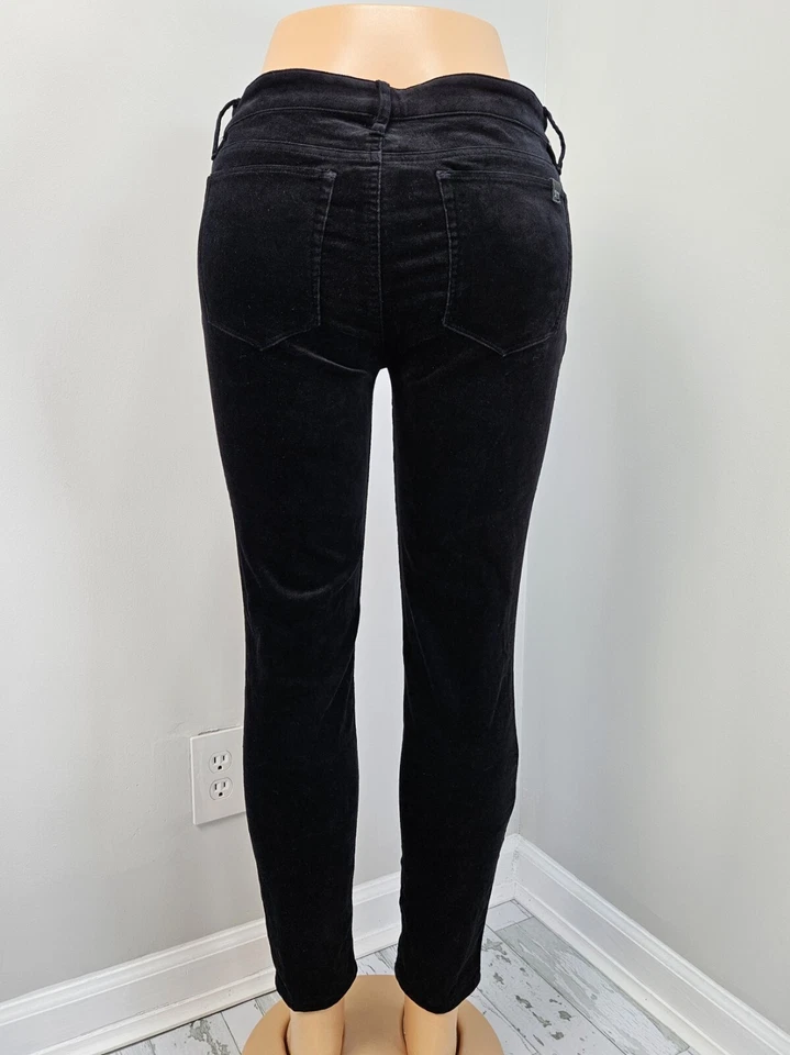 Pantalones de terciopelo para mujer Joes 29 negros tiro medio ajustados al tobillo minimalistas Foto 3 de 4