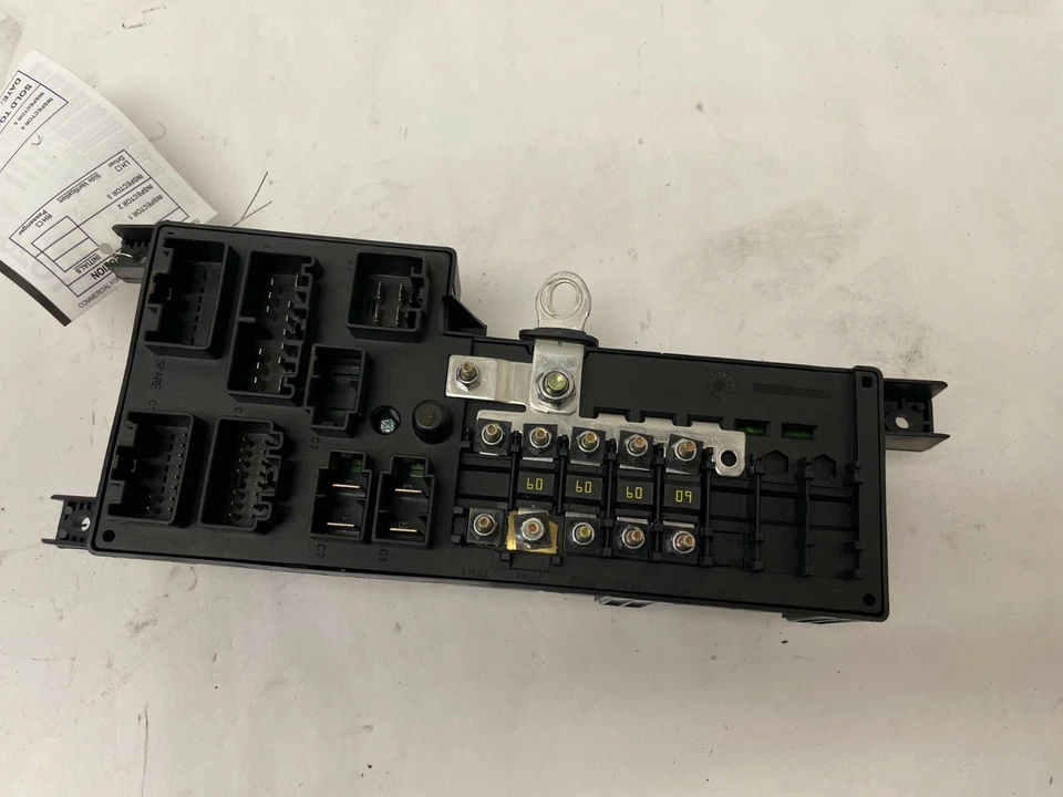 Volvo S60R V70R 2004-2007 caja de relé de fusibles OEM 518829015 Foto 3 de 4