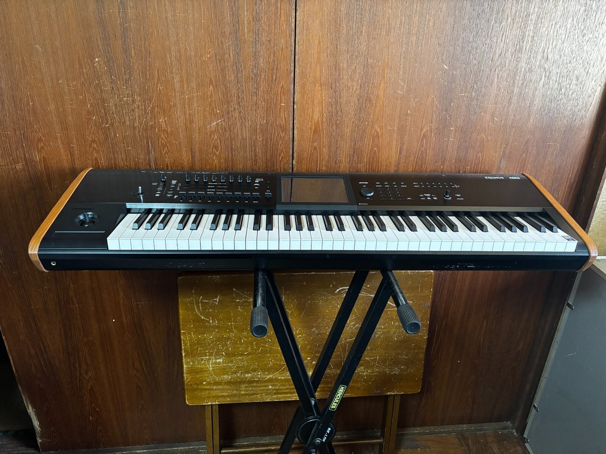 美品！名機！KORG KRONOS 2 73ピアノ鍵盤 純正フライトケース付き 美品！名機！KORG KRONOS 2 73ピアノ鍵盤 純正フライトケース