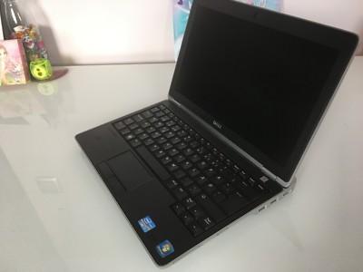 Dell Latiude e6220 Core i5 2.5 Ghz  4GB  320GB  HD Intel Win 7