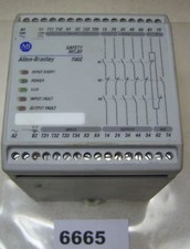 Allen-Bradley Safety Relay 700-ZBR520AZ1 5 Mon /2 Aux Circuits 24VDC 120V