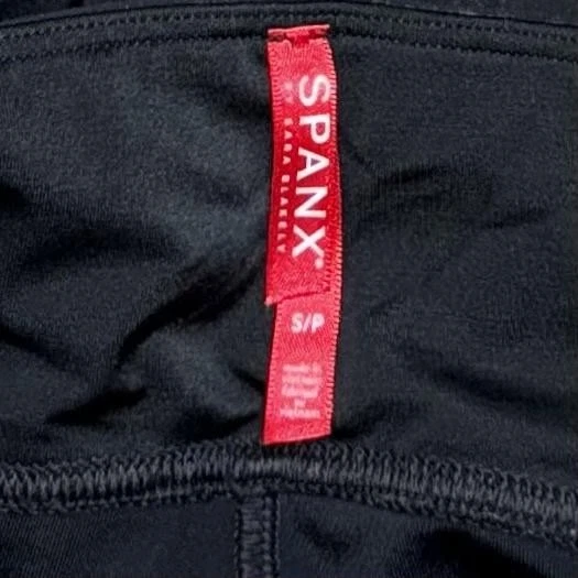 Pantalones Cortos de Bicicleta Spanx Para Mujer Pequeños Negros Patrón de Piel de Serpiente Elásticos Ejercicio Gimnasio Foto 3 de 4