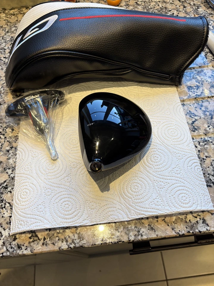 Titleist GT4 Driver 9 Degree HEAD ONLY with matching head cover and wrench - Image 4 of 4