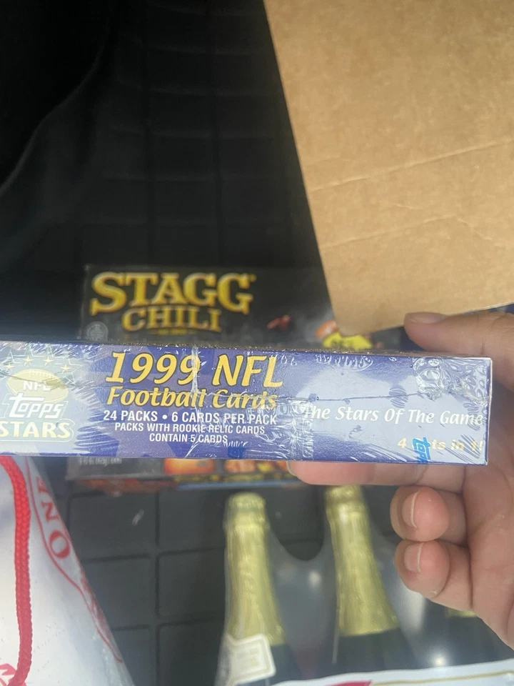 1999 Topps Stars NFL Football Hobby Box (24 Packs) New Sealed - Image 2 of 2