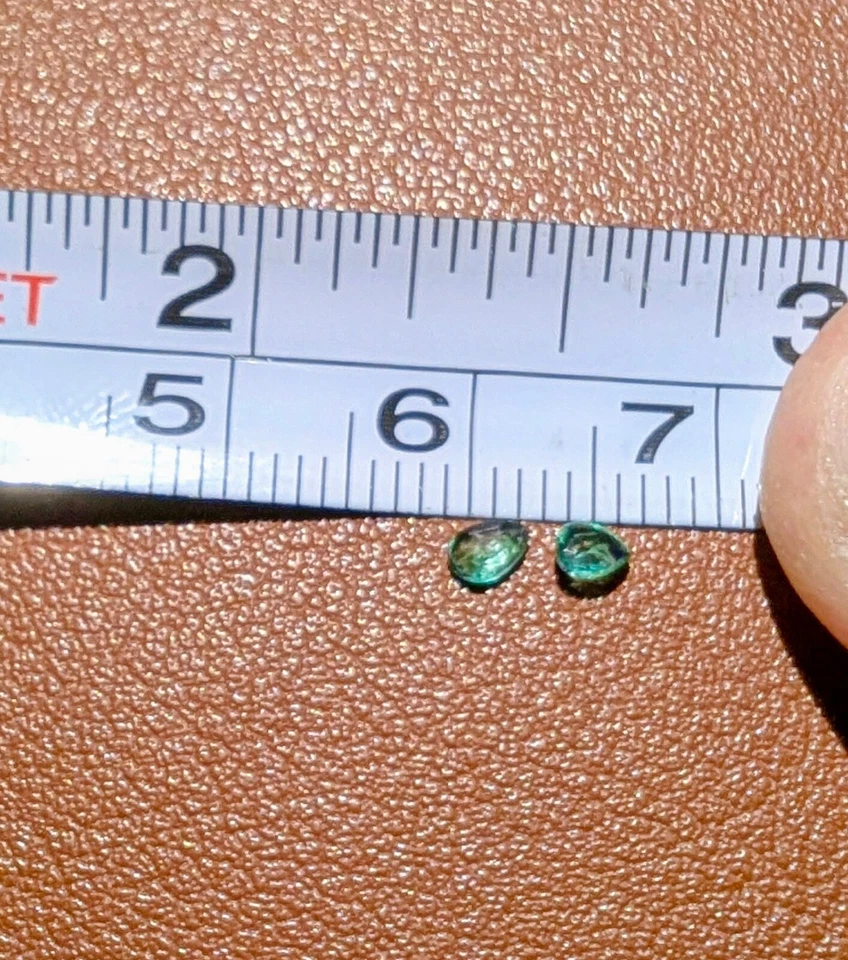 Lote de 10 esmeraldas naturales en forma de pera (2-3 mm), piedras sueltas facetadas verdes vívidas Foto 2 de 4
