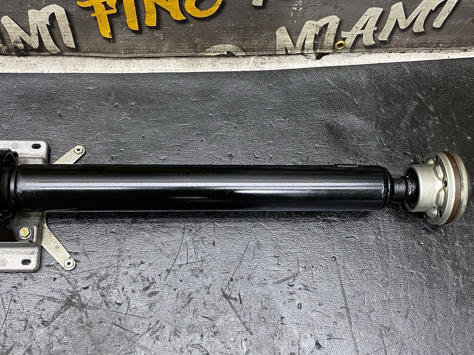 2015 Maserati GranTurismo MC 4.7L Rear Transmission Driveshaft Propellor Axle