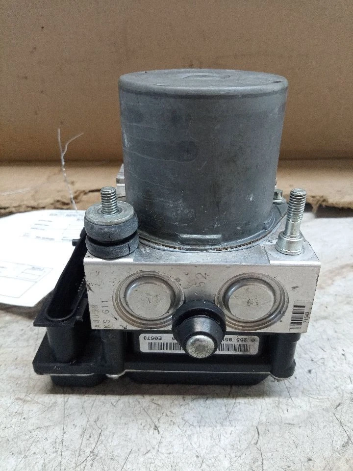 Used ABS Modulator fits: 2012 Subaru Forester Modulator Assembly vehicle dynamic Foto 3 de 4