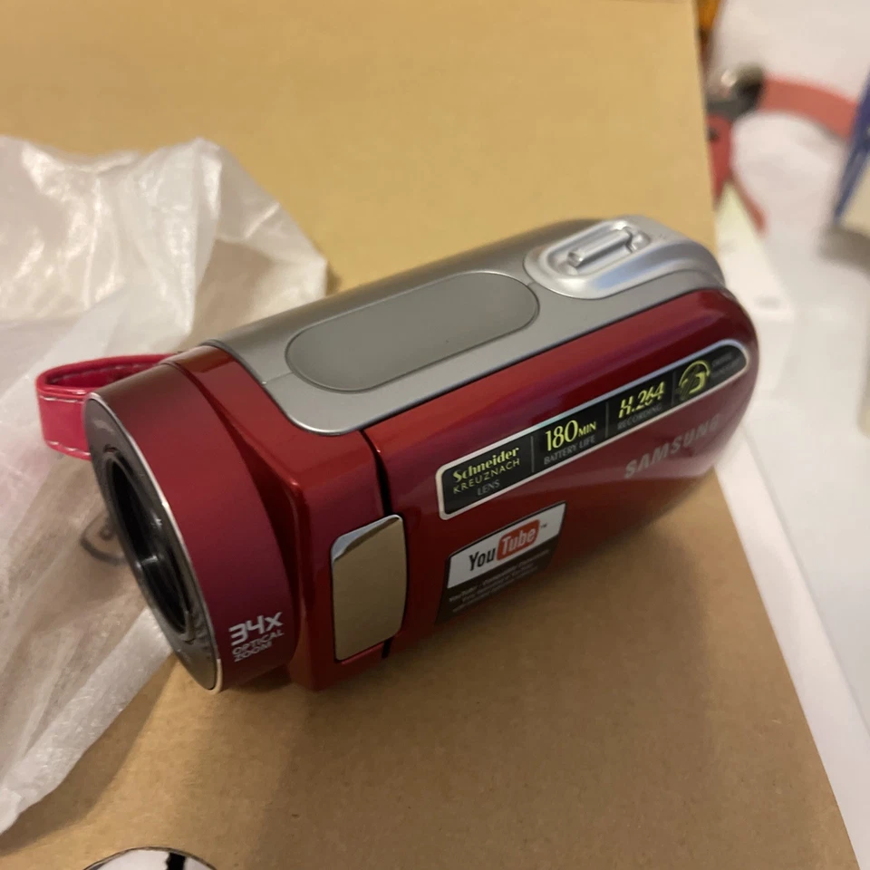 Samsung Digital Camera Shoot & Share Memory Camcorder - Image 2 of 4