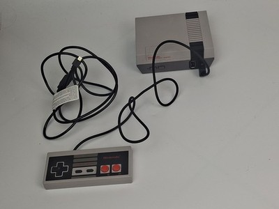 NINTENDO CLASSIC MINI: NINTENDO NES Mini KONSOLE inkl. 1 CONTROLLER   30 Spiele