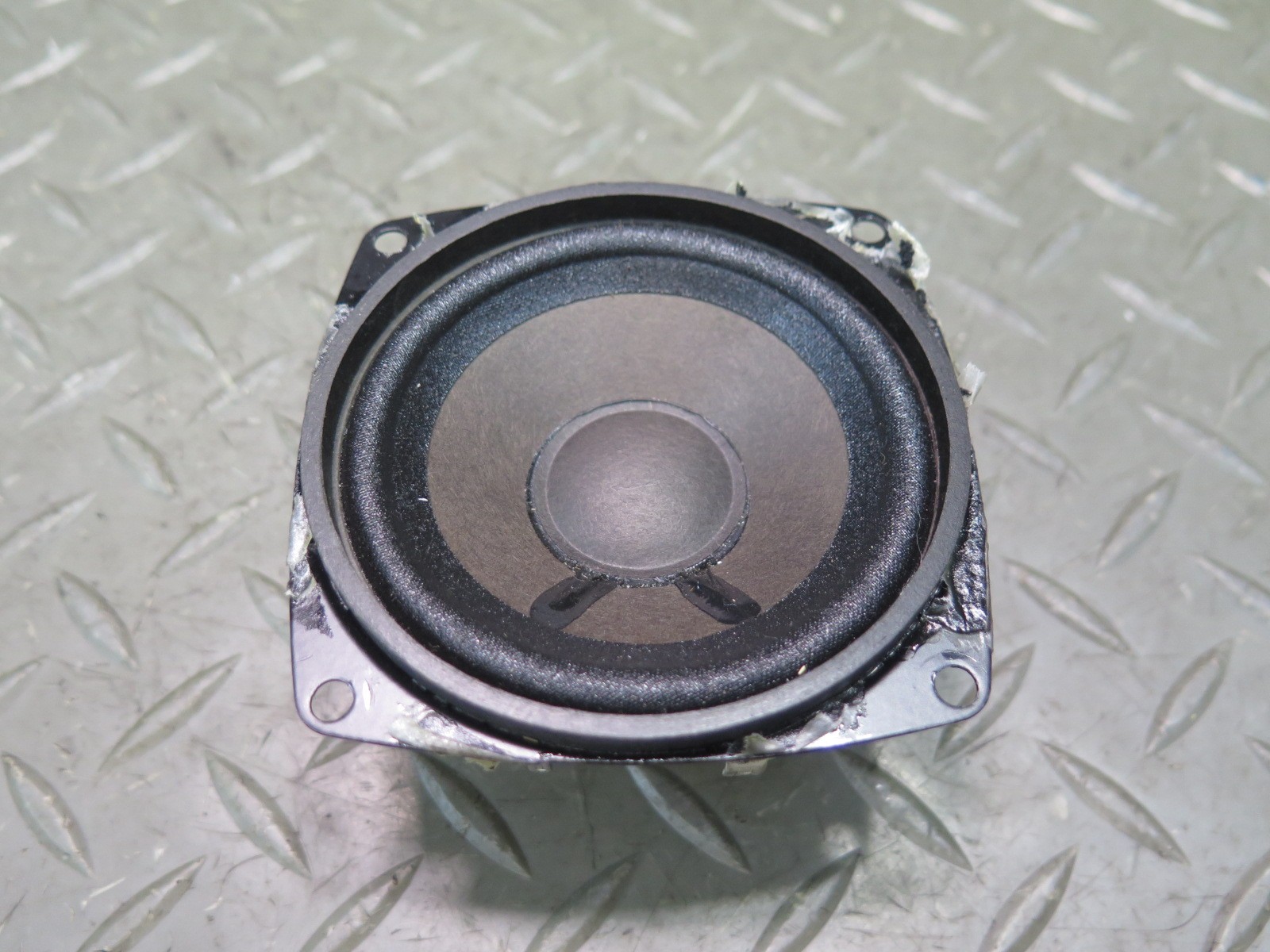 2008-2019 MASERATI GRANTURISMO M145 DASH CENTER AUDIO SPEAKER