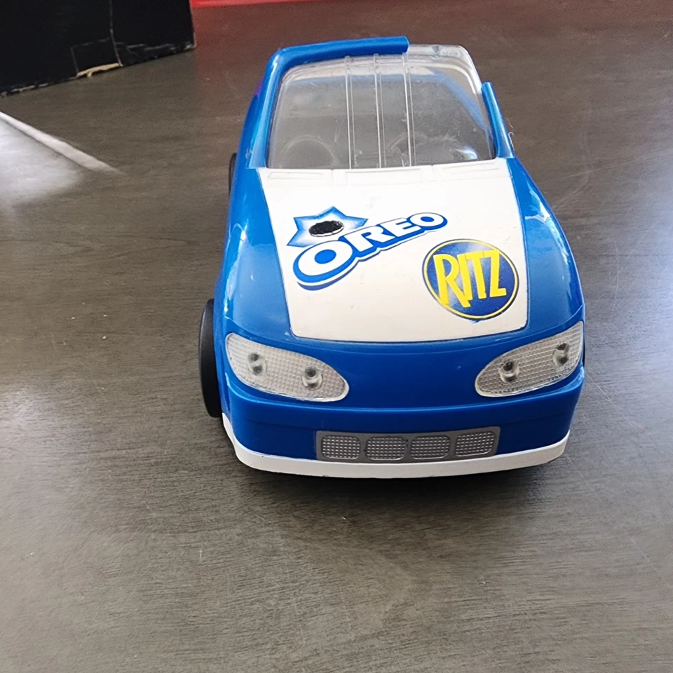 Dale Earnhardt Jr #8 Oreo Ritz 2004 Speed Wheel Racer NASCAR Some Damage - Image 3 of 4