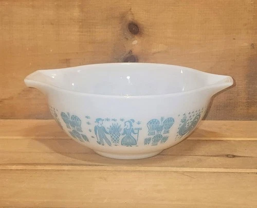 1 Pyrex Amish Butterprint #443 2½Qt. Mixing/Nesting Bowl. No Chips or Cracks