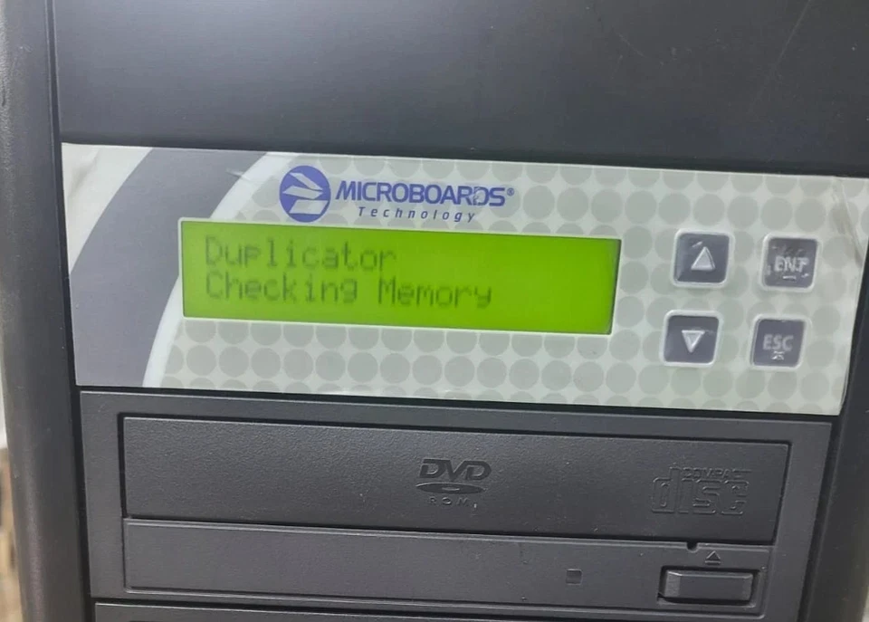 Microboards QD-DVD-1210 QD Series CD/DVD 10-Bay Disc Duplicator - Image 4 of 4