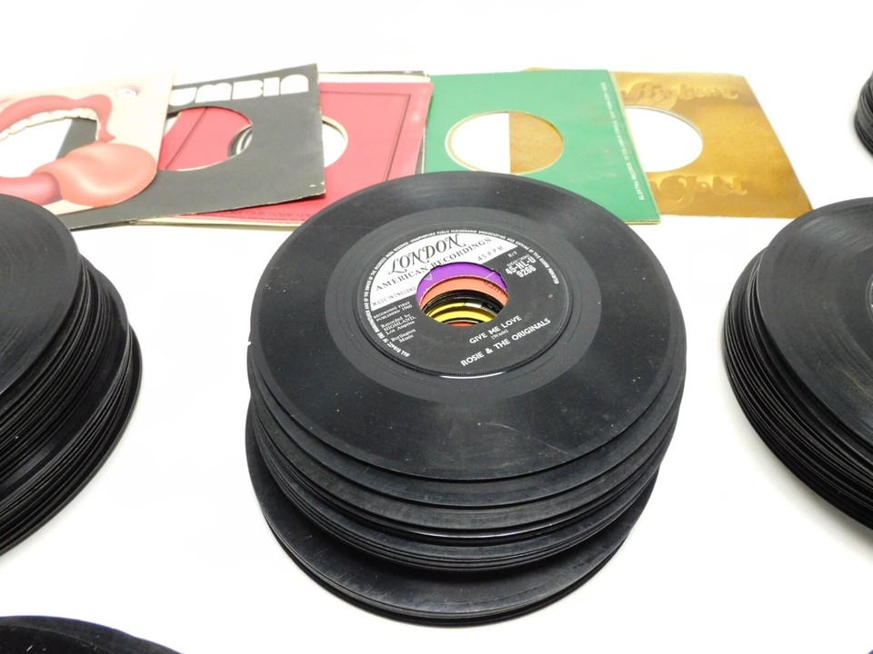 Lot of 240+ Vintage 7