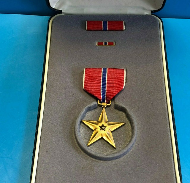 Collectible U.S. Army Bronze Star Heroic Or Meritorious Military Ribbon