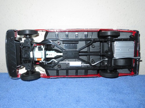 1955 OLDSMOBILE SUPER 88 1:18 WELLY OPENING HOOD, DOORS, & TRUNK - Picture 12 of 12