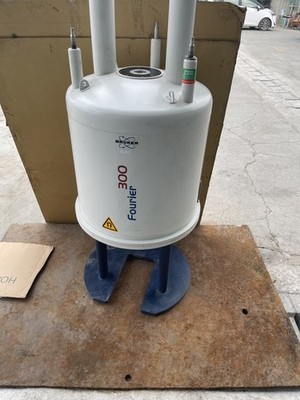Bruker BioSpin 300 MHz NMR Superconducting Magnet UltraShield As-Is