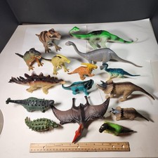 Dinosaur Figure Lot Assorted Sizes Brands / Lot Of 32 Dinosaurs / Figures