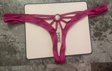 NWT VICTORIA'S SECRET MAGENTA SMOOTH STRAPPY GOLD RING CROTCHLESS THONG PANTIES