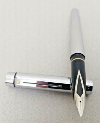 SHEAFFER TARGA 1000 CHROME LINED FOUNTAIN PEN SS EF NIB EXCELLENT BOXED - Picture 4 of 9