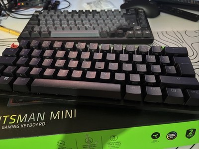 Razer Huntsman Mini - 60% Gaming Tastatur, Lineare Red Switch, PBT, Mercury
