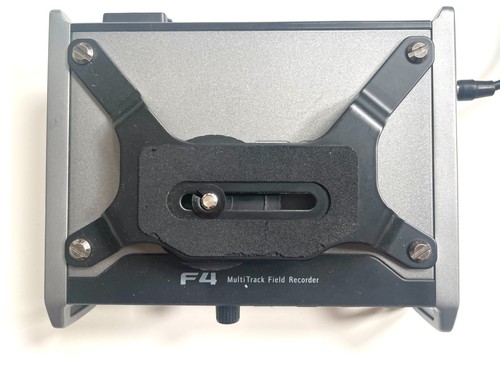 Zoom F4 Multitrack Professional Field Recorder - Picture 6 of 9
