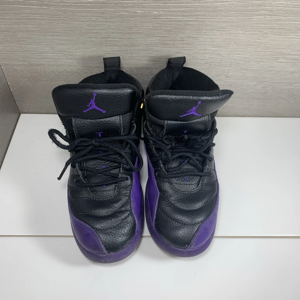 Talla 2.5Y Nike Air Jordan 12 Retro Zapatos Negro Púrpura Tenis de Baloncesto Con Cordones Foto 3 de 4
