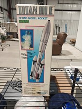  Estes Titan III E Model #2019 Flying Model Rocket Kit Complete Unbuilt 