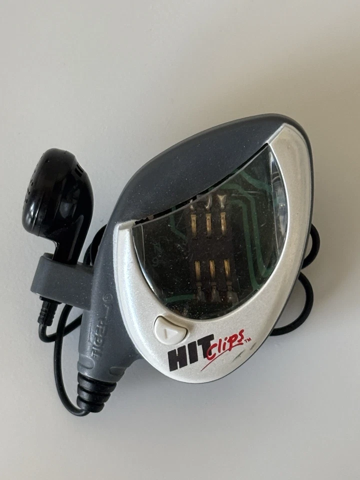 Lot Of 07 Tiger Electronics Hit Clips Music Players 14 Cartridges & FM Hit RARE - Image 4 of 4