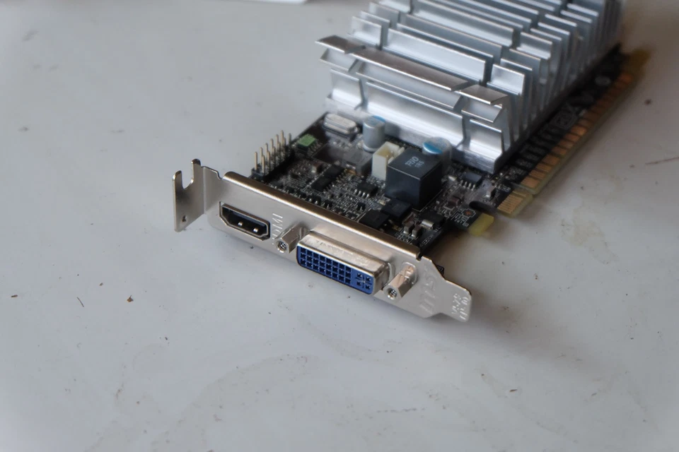 MSI GeForce N8400GS-MD1GD3H/LP 1GB PCIe passive silent graphics card - Image 2 of 4