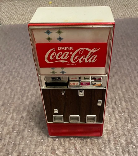 Vintage Coca-Cola WB102 Mini Metal Toy Vending Machine Musical Diorama Display