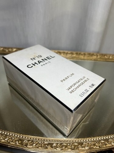 Chanel No 19 pure parfum 15 ml. Vintage 1990. Sealed - Picture 2 of 4