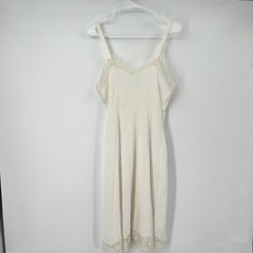 VTG 70&rsquo;s Wonder Maid Molded Magic Ivory Lace Bodice Nylon Full Slip Modest