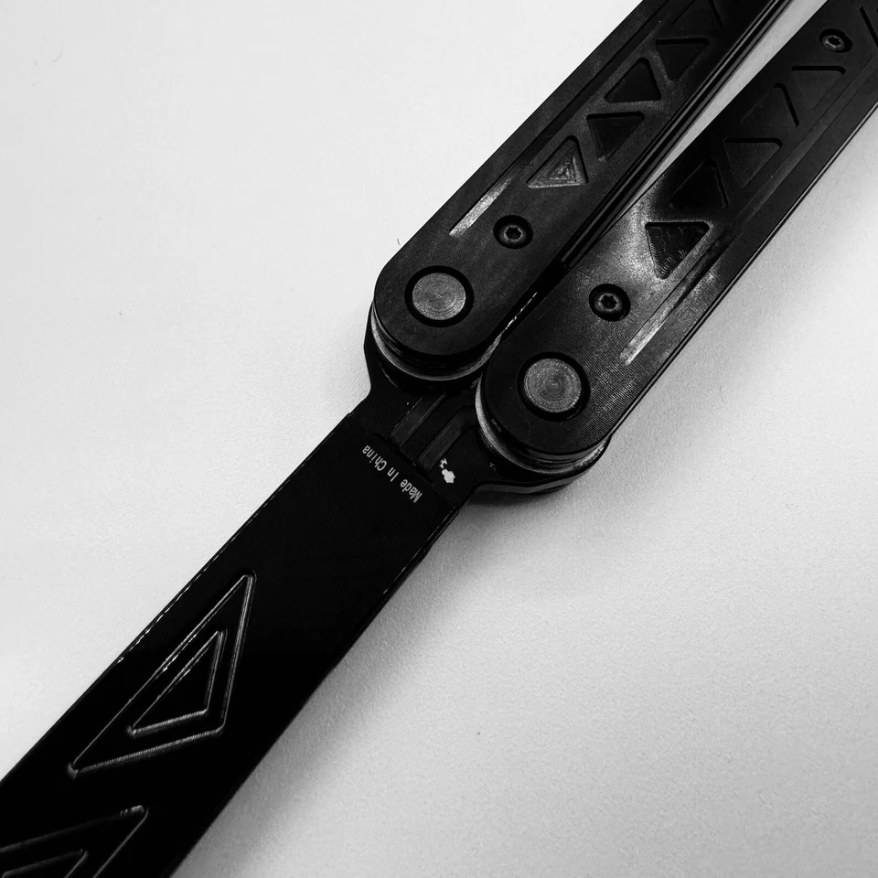 Herramienta de Entrenador Recargable BALISONG METAL MARIPOSA DE Práctica Iluminada - DEBLECHADA Foto 4 de 4